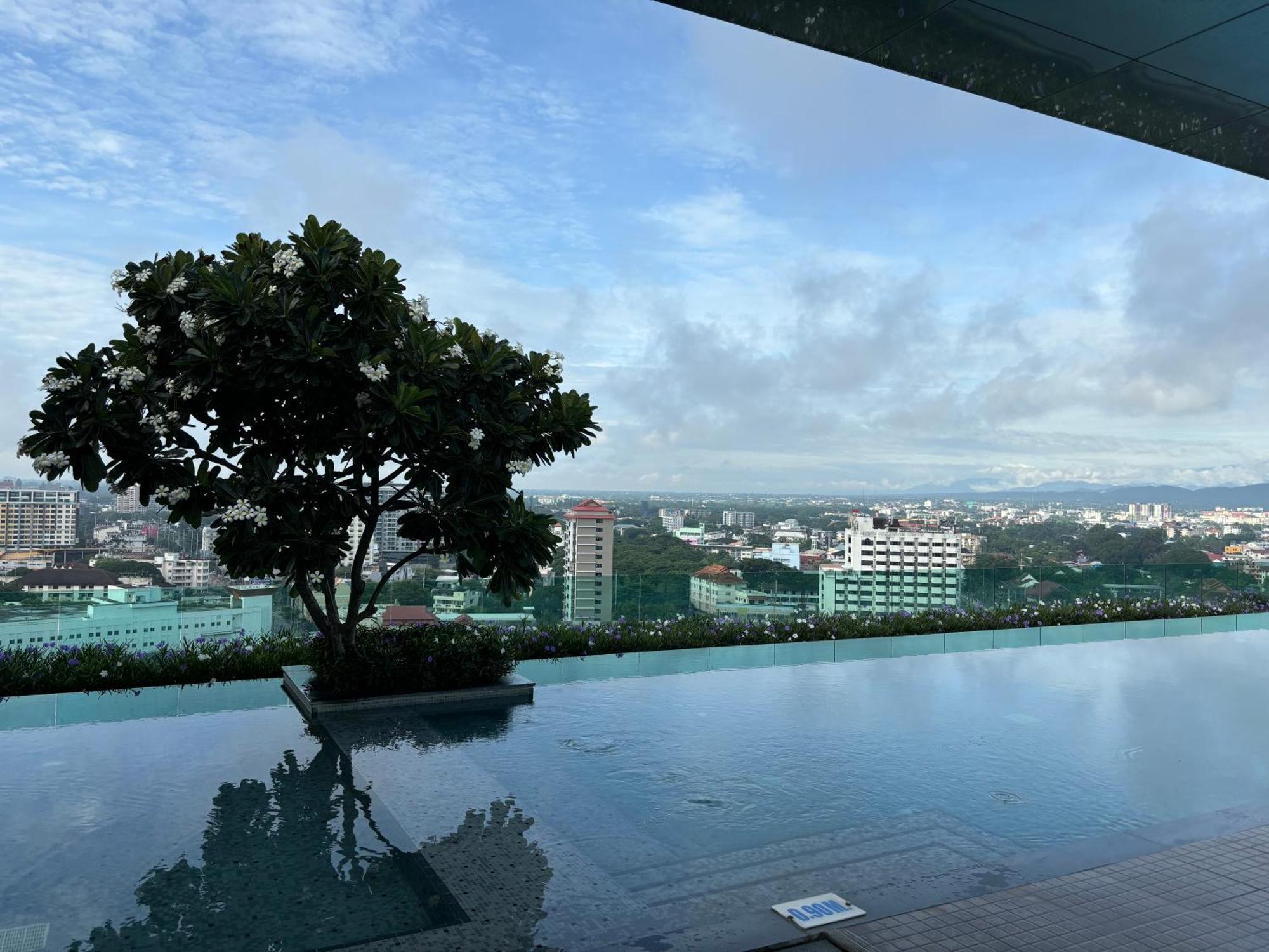 Hotel Astra Bee Friend Chiangmai Chiang Mai Zewnętrze zdjęcie